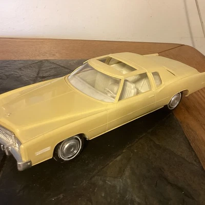 Cadillac Eldorado 1975 Jo-Han modelo promocional concesionario, amarillo Bombay Foto 1 de 4