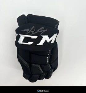 2017 CALE MAKAR SIGNED AUTO GLOVE FROM NHL DRAFT PHOTO STUDIO UPPER DECK UDA COA - Picture 1 of 3