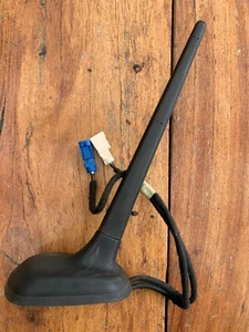 Alfa Romeo Giulietta 2014 - 2020 Antenna / GPS Receiver Part N0. 50530486 - Picture 1 of 2