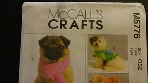 CUCITO ARTIGIANALE MODELLO REGALO McCall's M5776 CAPPOTTI CANE SCIARPA SCALDAMUSCOLI NUOVO - Foto 1 di 6