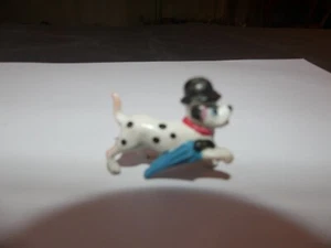 FIGURINE JIM WALT DISNEY 101 DALMATIEN CHAPEAU PARAPLUIE BLEU COLLIER ROUGE - Picture 1 of 1
