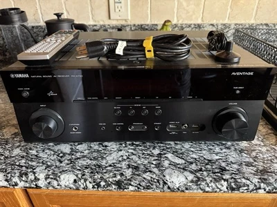 Receptor AV de red Yamaha AVENTAGE RX-A730 7,2 canales (4K, AirPlay, 105 W/Ch) Foto 1 de 4