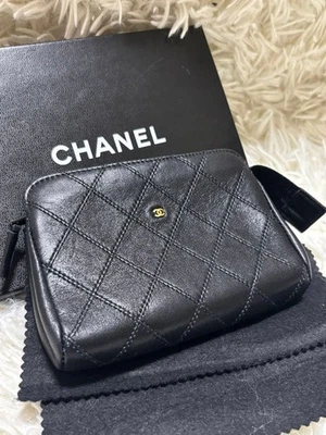Chanel Cuero Bicolor Estuche Accesorio Negro con Caja Usado Foto 1 de 4