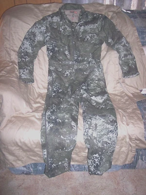 Boys Youth Large Camo Coveralls Insulated Camo Hunting Coveralls Strata Camo - Image 1 of 4
