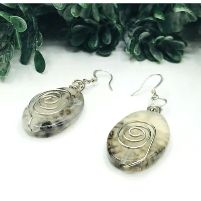 Vintage earrings oval resin grey black design spiraled wire accent dangle style - Изображение 1 из 4