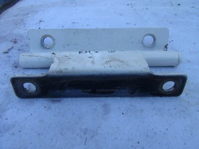 Genuine Nissan Navara D40 RX ST STX rear Tail Gate Hinges 2005 to 02/2015 White - image 1 of 3