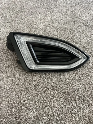 Светодиодные противотуманные фары для правостороннего пассажира Ford Edge 2015–2018 годов от оригинального производителя (протестированы) - Изображение 1 из 4