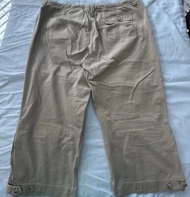Columbia Sportwear Khaki Capris cream Color Womens Size XL - Image 1 of 4