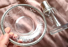 Assiette & bouteille à eau de nuit en cristal taillé & monture argent massif