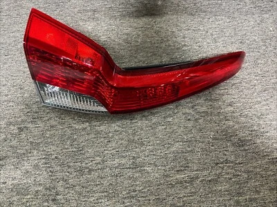 NUEVO Luz trasera izquierda lado conductor Volvo V50 08-12 OEM 30763509 R63 Foto 1 de 3