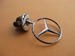 2003-2009 MERCEDES E320 E350 E500 211 FRONT EMBLEM LOGO BADGE SIGN SYMBOL A46179 - Picture 1 of 6