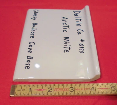1 pc. Daltile *Arctic White* Bullnose Top; base/cove Ceramic Tile: 4-1/4" X 6" - Image 1 of 4
