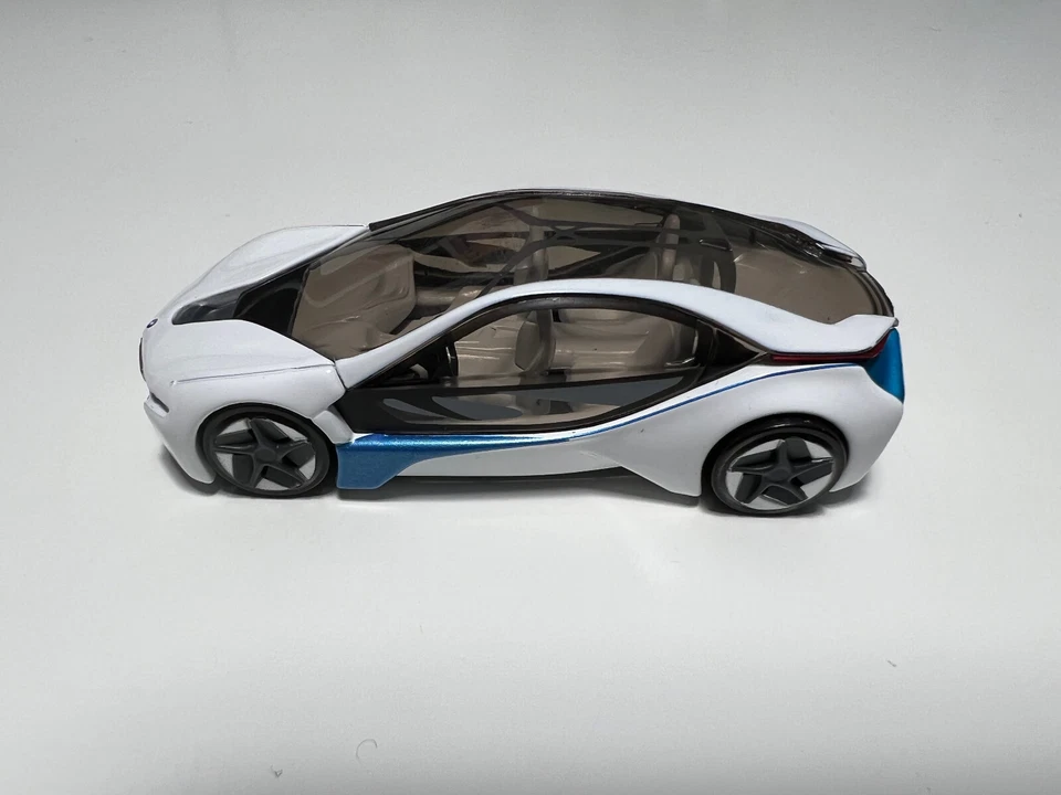 MODELLINO UFFICIALE BMW i8 VISION SCALA 1:64 - Immagine 1 di 1