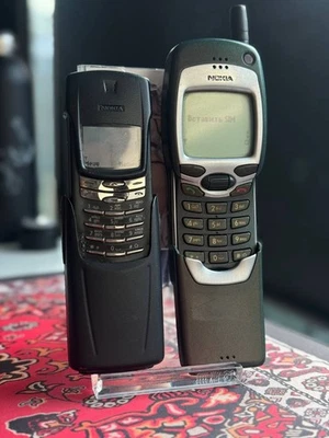 Nokia 8910i and Nokia 7110 - Image 1 of 4