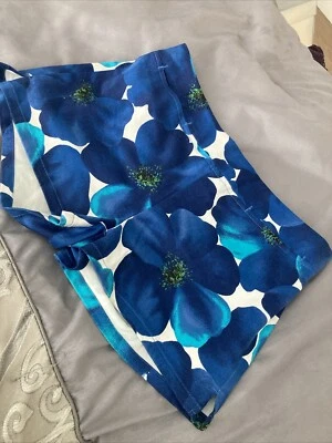 Pantalones cortos de mezclilla para mujer Guess azul blanco floral mezcla de algodón talla 28 nuevos sin etiquetas Foto 1 de 4