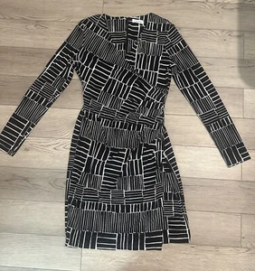 Calvin Clein Long Sleeve Faux Wrap Dress Geometric Print - Picture 1 of 12