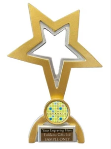 Premio Scrabble Classic Star Trophy inciso omaggio - Foto 1 di 4