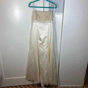 Vera wang ivory satin a-line wedding dress size 10 made in USA designer luxe - Picture 1 of 10