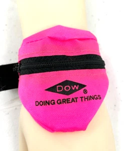 Dow Doing Great Things Hot Pink Nylon Zip Wristlet Advertising Promotional Item - Picture 1 of 9