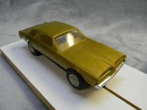 1/32 SCALE VINTAGE ORIGINAL 1968 REVELL MERCURY COUGAR GOLD SLOT CAR #2 - Imagen 1 de 8