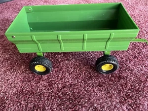 ERTL JOHN DEERE 1/16TH FLARE BOX TOY WAGON FOR FARM SERIES - Picture 1 of 6