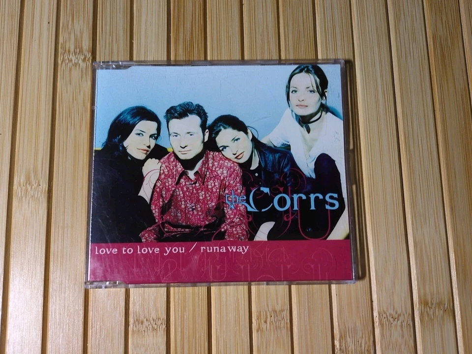 THE CORRS -  Love to Love You/Runaway CD Single 1995 In Very Good Condition  - Изображение 1 из 2