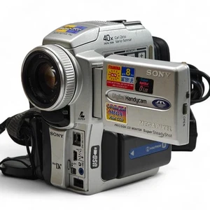 Sony Digital Handycam DCR-PC110E Camcorder MiniDV Night Vision Camera + Charger - Picture 1 of 10