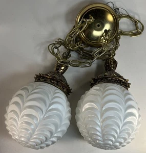 Vintage MID CENTURY Doppel Rüschen Gesteppt Milchglas Leuchte Hänge Deko - Bild 1 von 8