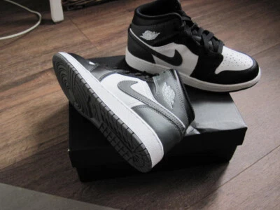 Nike AIR JORDAN 1 MID Gr. 36,5 schwarz/weiß NEU! - Bild 1 von 4