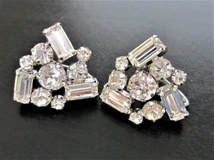 Vintage Sherman Signed Clear Rhinestone Triangle Shaped Screw Back Earrings - Picture 1 of 8