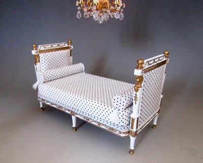 Escala 1:12 ~ Casa de muñecas ~ Luis XVI C 1788 ~ Sofá iluminado de repos o sultaneo Foto 1 de 2