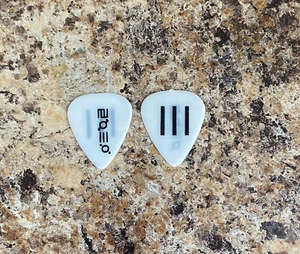 30 SECONDS TO MARS - JARED LETO Auténtica Gira Emitida Guitarra Pick Blanco Treinta - Imagen 1 de 1