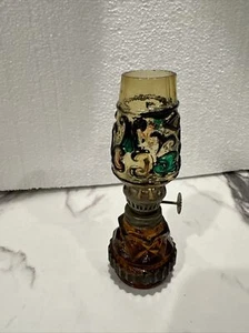 VINTAGE MINI OIL LAMP YELLOW GOLD STAINED GLASS 5 “ TALL All parts work. - Picture 1 of 4