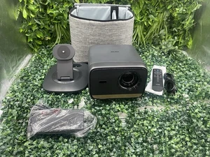 Miroir L810S Pro 1080p Smart LCD Projector w/ SYNQ TV Bundle, bag, 100" screen - Picture 1 of 6