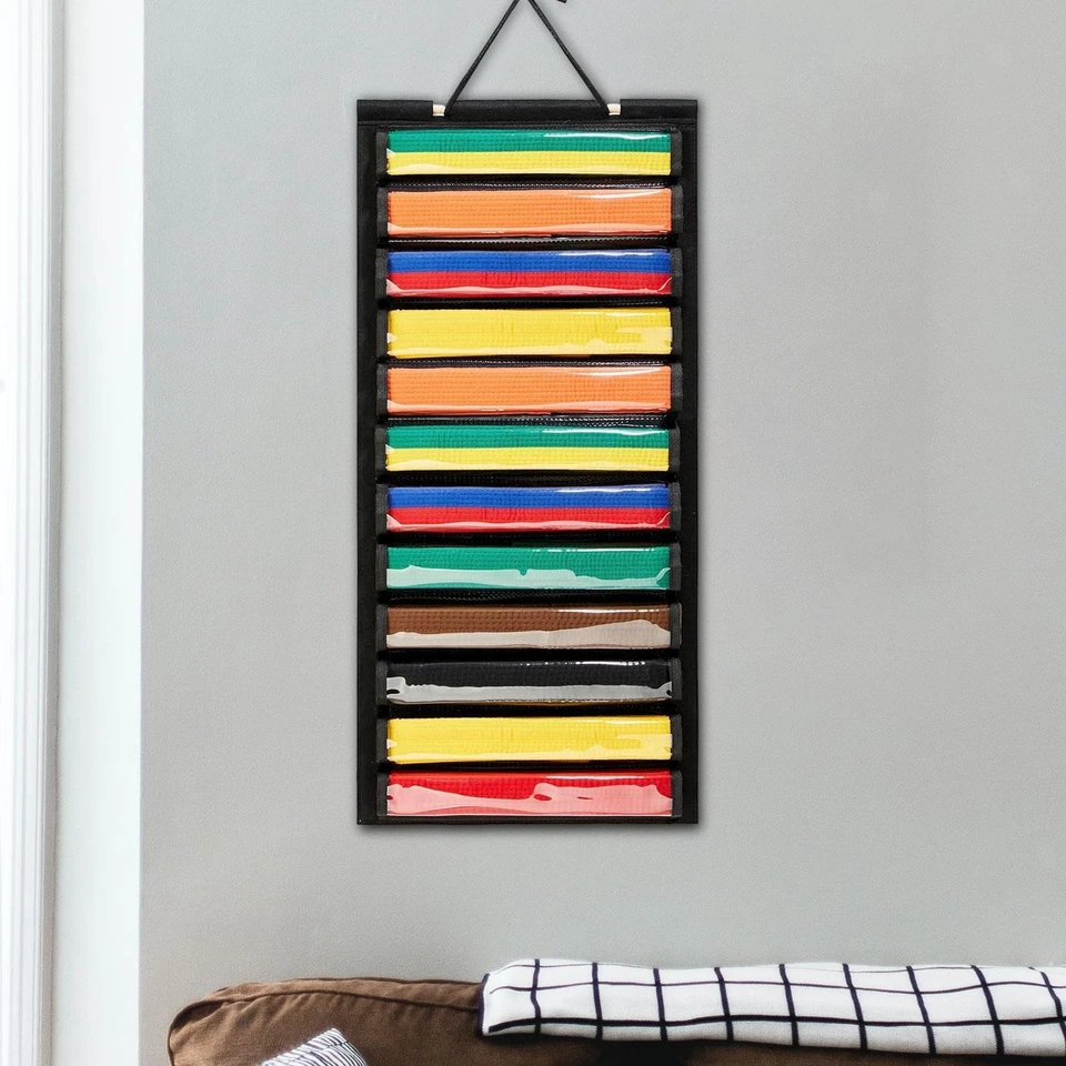 Estante de exhibición de cinturón de taekwondo con 12 ranuras 13,8 x 28,4 pulgadas versátil eficiente para Foto 1 de 4