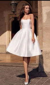 NEU Elfenbein JJ's House A-Linie weiß trägerlos Brautkleid Größe 24 Kleid Abschlussball - Bild 1 von 6