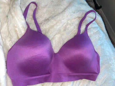 Hanes,Barely There CustomFlex Fit WireFree Foam Lift Purple Size M Comfy Nice - Image 1 of 4