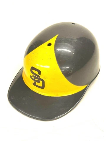 VINTAGE 1969 SAN DIEGO PADRES SOUVENIR BASEBALL BATTING HELMET, FULL-SIZE Cover