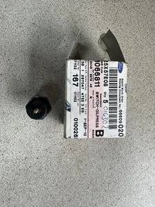 Ford Oil Pressure Switch 1066811 Transit Fiesta Focus Sierra Escort Galaxy Monde - Picture 1 of 3