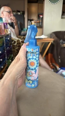 Amika Hydro Rush Acondicionador sin enjuague hidratante intensa, 6,7 oz Foto 1 de 3