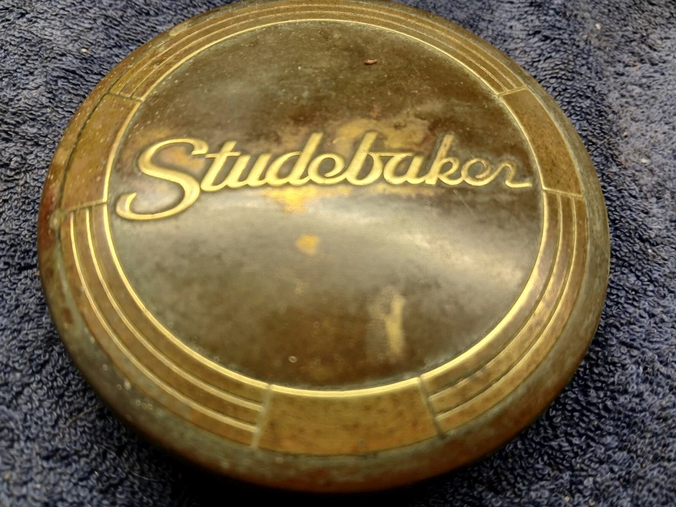 Camiones Studebaker serie M 1941-48 ~ botón de bocina ~ 199930X1 Foto 1 de 4