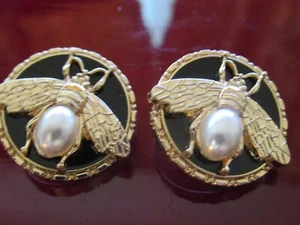 GUCCI BEE BUTTONS  23MM gold tone, BLACK, FAUX PEARL  THIS IS FOR 2 - Picture 1 of 4