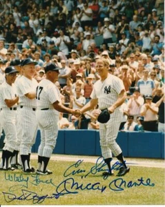 Foto 8x10 Mickey Mantle + 3 Yankee HOFers multifirmada/autografiada JSA 142414 - Imagen 1 de 2