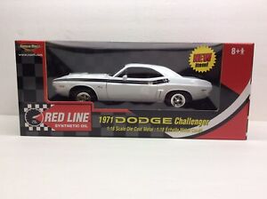 ERTL 33428 American Muscle 1971 Dodge Challenger 1/18 Scale Diecast White