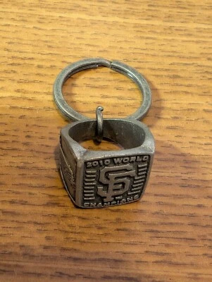 San Francisco Giants NEW SGA 2010 World Series Champions Replica Ring Keychain - Image 1 of 4
