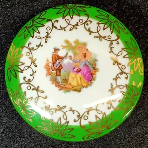 Vintage La Reine Limoges Dresser Box Green Gold Fragonard Couple - Picture 1 of 10