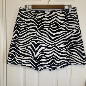 WHBM White House Black Market Shorts Skort Zebra Print NWT Women's 8 - Picture 1 of 4