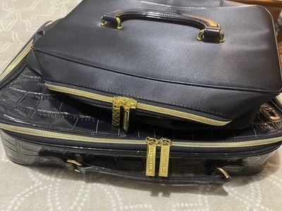 Esteel Lauder Lote de Dos Estuches de Maquillaje Azul Marino Estuche Pequeño Plegable! ¡Clásicos! 💙 Foto 1 de 4