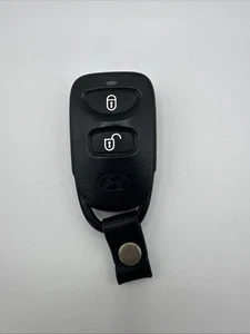 ORIGINAL HYUNDAI TUCSON 05-09 KEY LESS ENTRY REMOTE FOB OEM CAR ALARM 3-BUTTONS - Picture 1 of 2