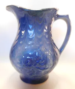 Jarra de 6 7/8" de gres esmaltado en sal azul y blanco c1900 rosa silvestre y escama de pescado - Imagen 1 de 10